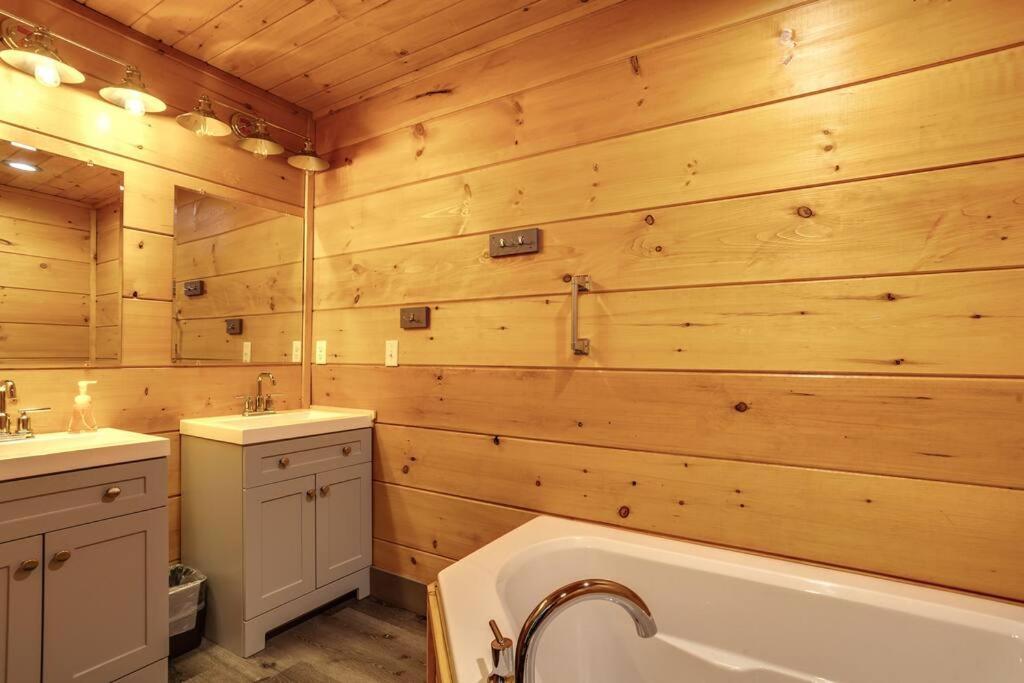 Dancing Bear Cabin- Relax & Enjoy! セバービル エクステリア 写真