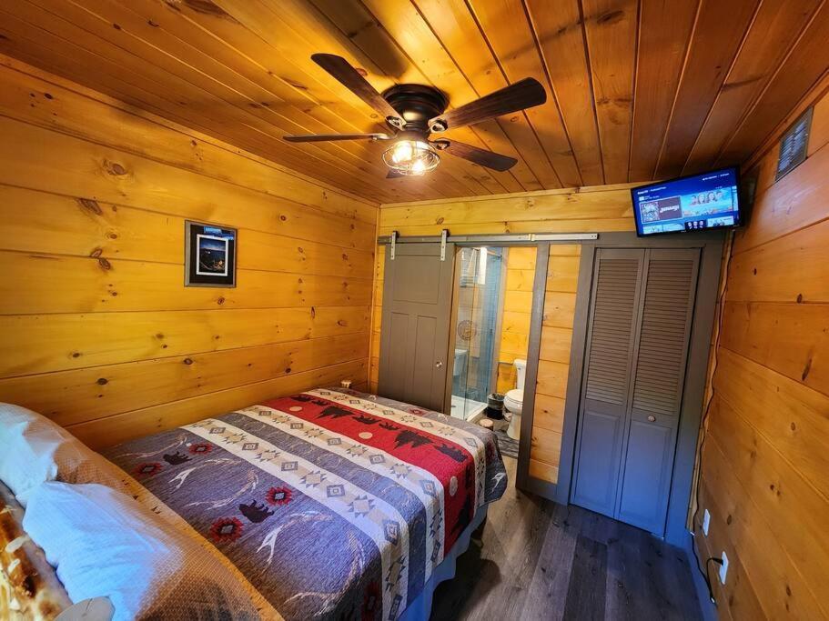 Dancing Bear Cabin- Relax & Enjoy! セバービル エクステリア 写真