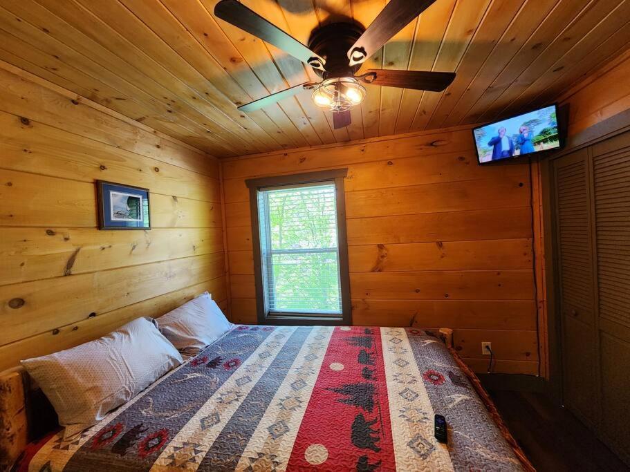 Dancing Bear Cabin- Relax & Enjoy! セバービル エクステリア 写真