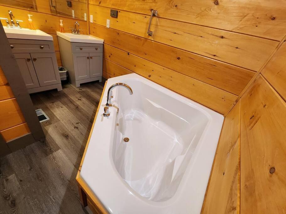 Dancing Bear Cabin- Relax & Enjoy! セバービル エクステリア 写真