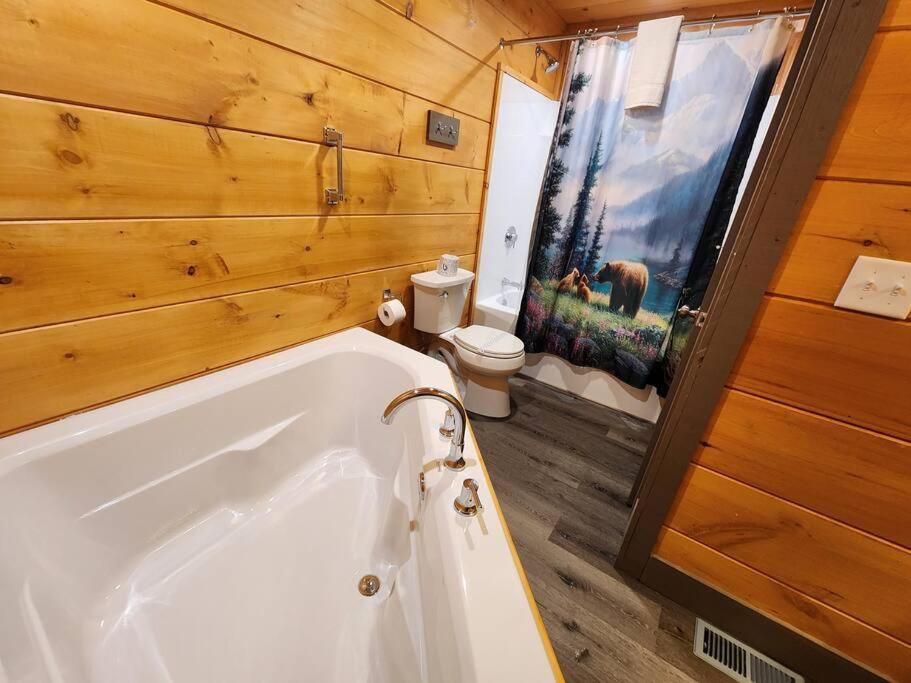 Dancing Bear Cabin- Relax & Enjoy! セバービル エクステリア 写真