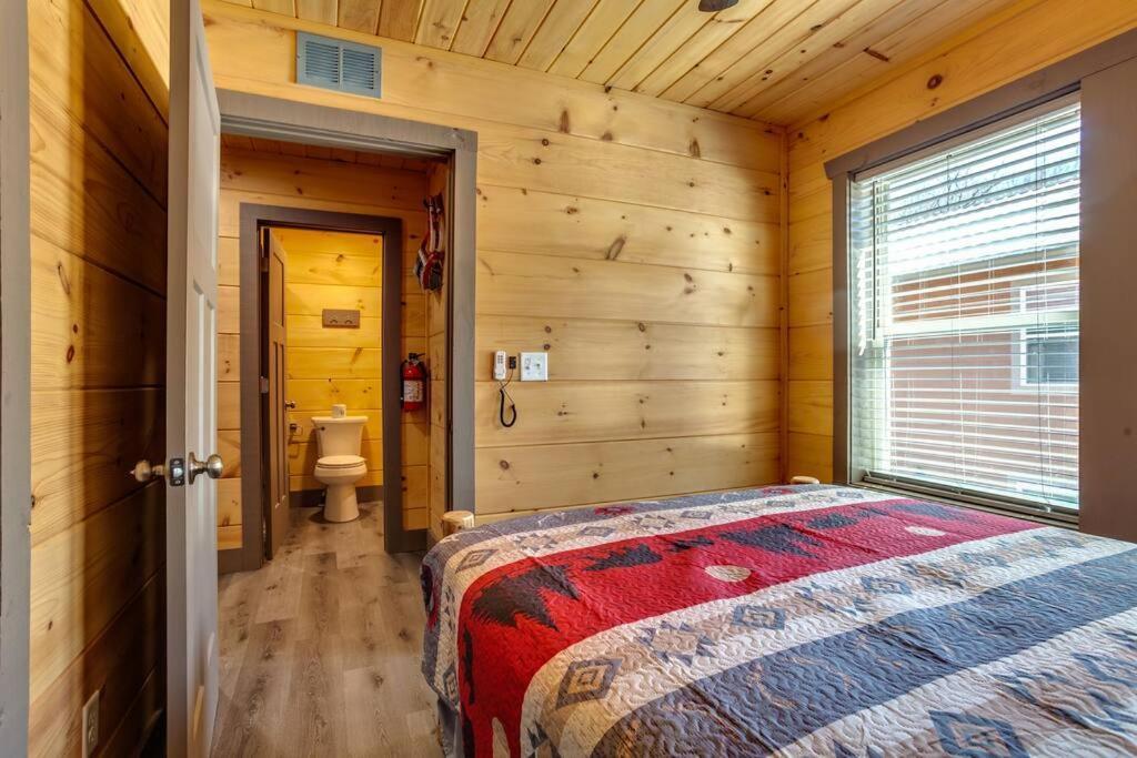 Dancing Bear Cabin- Relax & Enjoy! セバービル エクステリア 写真