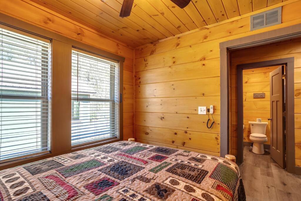 Dancing Bear Cabin- Relax & Enjoy! セバービル エクステリア 写真