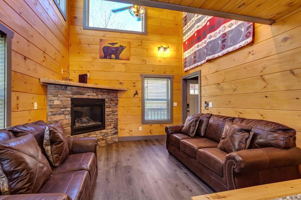 Dancing Bear Cabin- Relax & Enjoy! セバービル エクステリア 写真